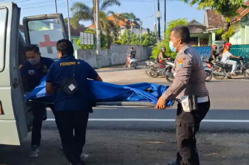 Motor Tabrak Truk di Ngawi Tewaskan Pacar Polisi&nbsp;Muda