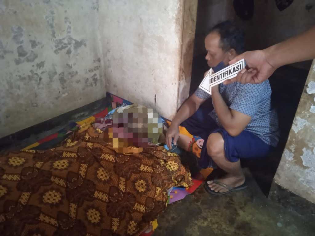 Polisi Lakukan Olah TKP Kasus Penemuan Mayat Gantung Diri di Lombok&nbsp;Tengah