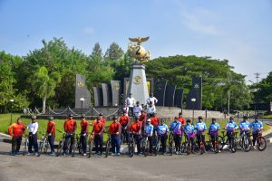 Jaga Kebugaran Tubuh, Perwira dan Jalasenastri Batalyon Tank Amfibi 2 Marinir Laksanakan Fun Bike