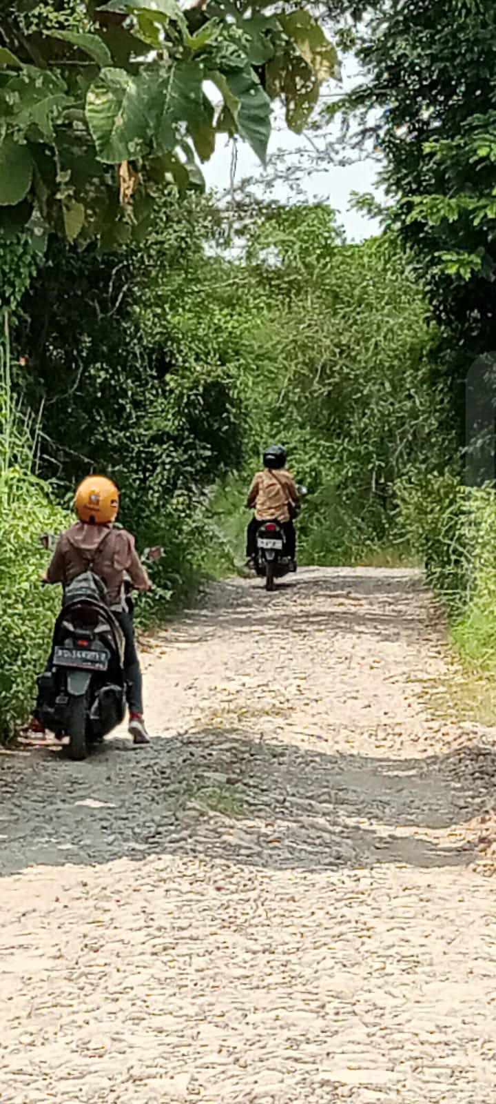 JALAN KEDUA DESA RUSAK BERAT DAN&nbsp;MENGENASKAN