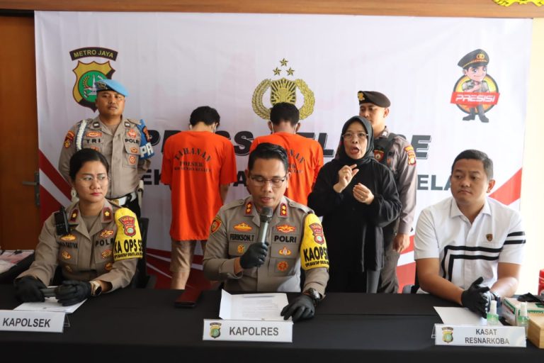 Ringkus Pengedar Narkoba di Muara Angke, Polisi Berhasil Amankan 364,8 Gram Sabu Dalam Kemasan Teh Herbal