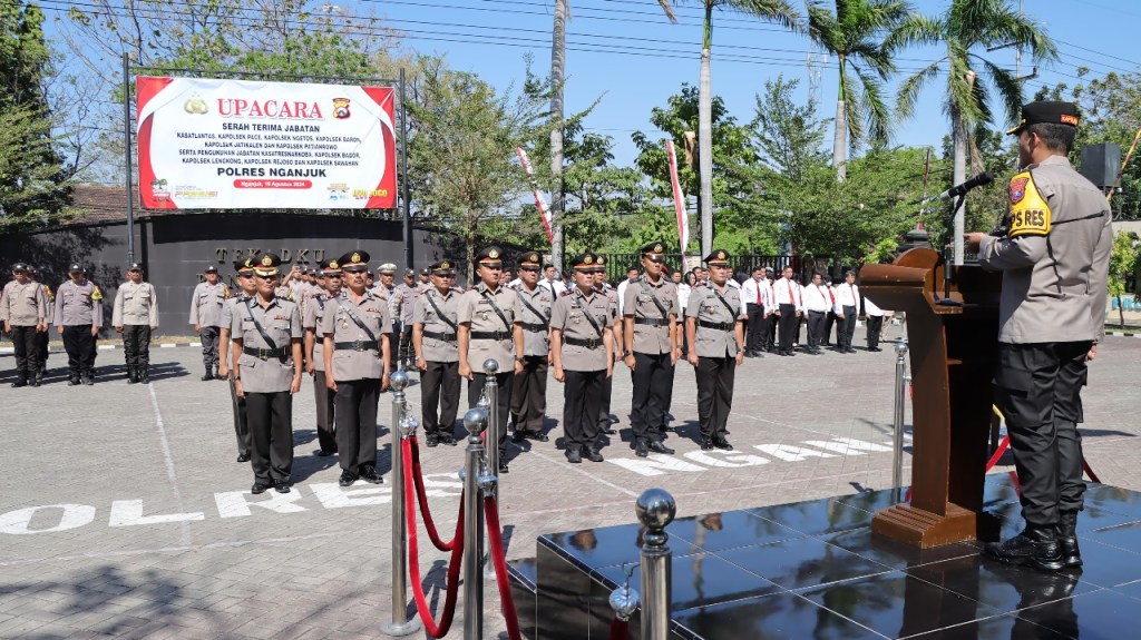 Kapolres Nganjuk Pimpin Sertijab Kasat Lantas dan Kapolsek Jajaran