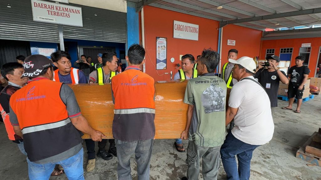 Jenazah Pilot Gleen Malcom Coning Korban Penembakan KKB di Distrik Alama Diberangkatkan menuju Jakarta