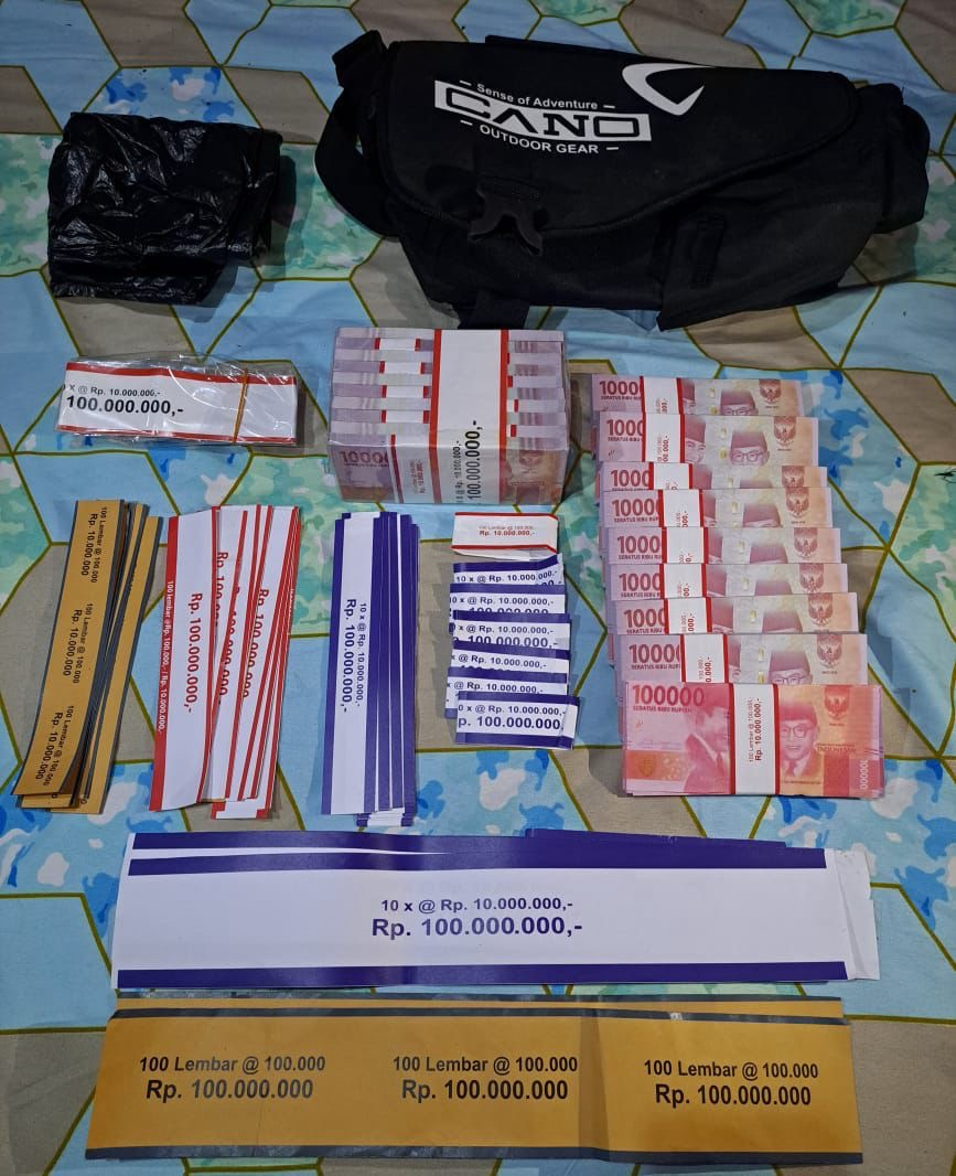 Bareskrim Gerebek Lokasi Percetakan Uang&nbsp;Palsu